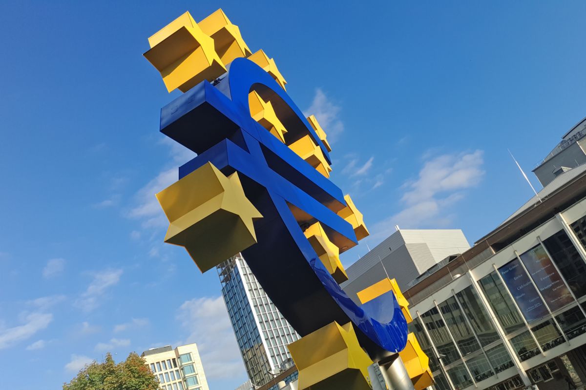 Post-Crisis Global Currency Order: Risks and Opportunities for the Euro