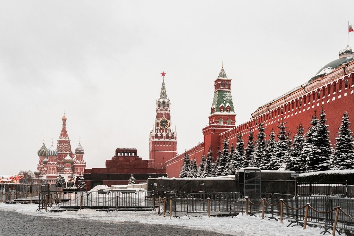Will Putin choose war, death and destruction?